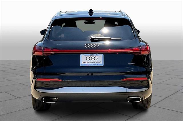 Photo of 2025 Mythos Black Metallic Audi Q5