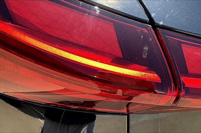 Photo of 2025 Mythos Black Metallic Audi Q5