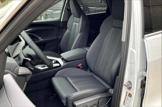 Photo of 2025 Glacier White Metallic Audi Q5