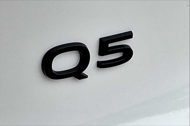 Photo of 2025 Glacier White Metallic Audi Q5