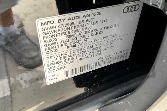 Photo of 2025 Mythos Black Metallic Audi Q7