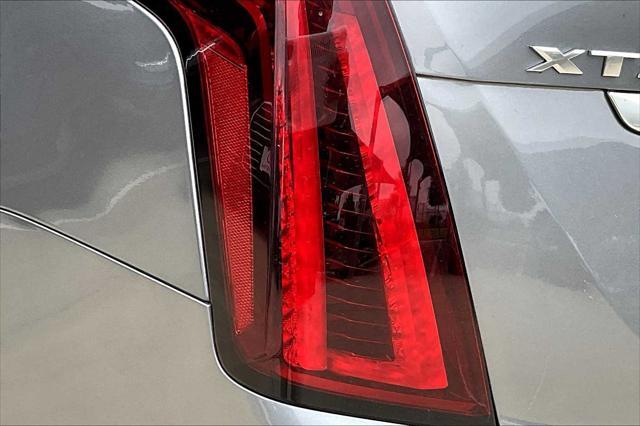 Photo of 2022 Satin Steel Metallic Cadillac XT5
