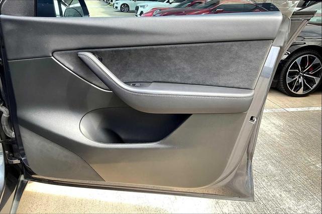 Photo of 2022 Solid Black Tesla Model Y