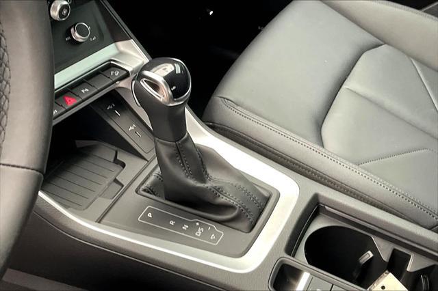 Photo of 2025 Arkona White Audi Q3