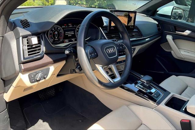 Photo of 2022 Glacier White Metallic Audi Q5