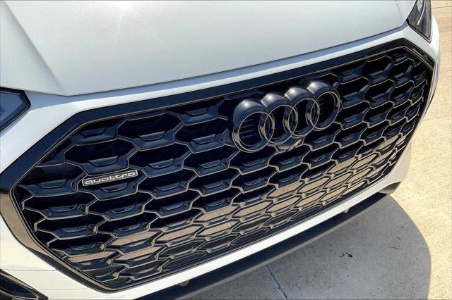 Photo of 2022 Glacier White Metallic Audi Q5