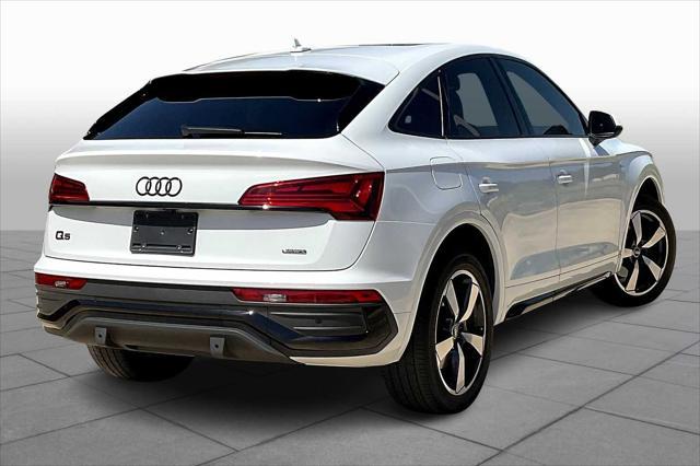 Photo of 2022 Glacier White Metallic Audi Q5