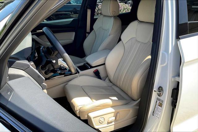 Photo of 2022 Glacier White Metallic Audi Q5