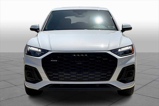 Photo of 2022 Glacier White Metallic Audi Q5