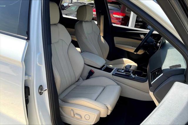 Photo of 2022 Glacier White Metallic Audi Q5