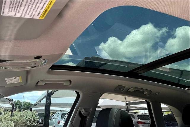 Photo of 2025 Manhattan Gray Metallic Audi Q5