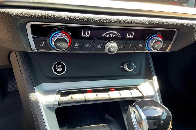 Photo of 2025 Navarra Blue Metallic Audi Q3