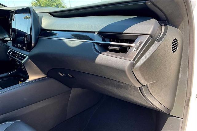 Photo of 2024 Eminent White Pearl Lexus RX 350