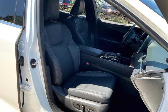 Photo of 2024 Eminent White Pearl Lexus RX 350