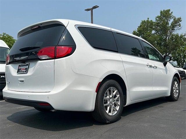 Photo of 2025 Bright White Clearcoat Chrysler Voyager