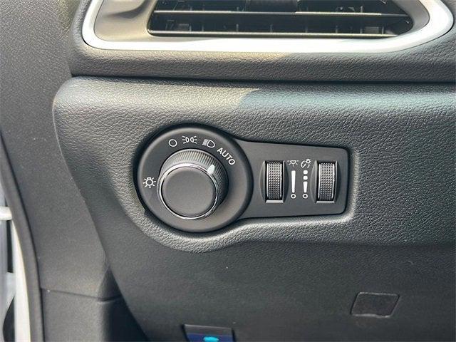 Photo of 2025 Bright White Clearcoat Chrysler Voyager