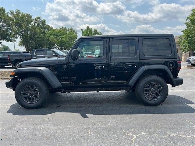 Photo of 2025 Black Clearcoat Jeep Wrangler