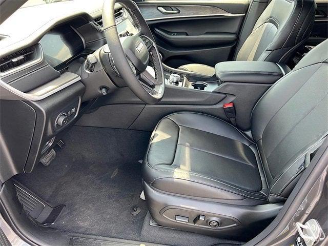 Photo of 2025 Baltic Gray Metallic Clearcoat Jeep Grand Cherokee L