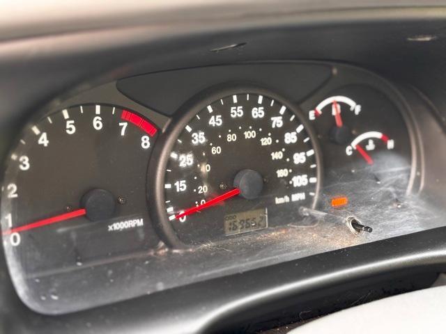 Photo of 2002 Silver Chevrolet Tracker