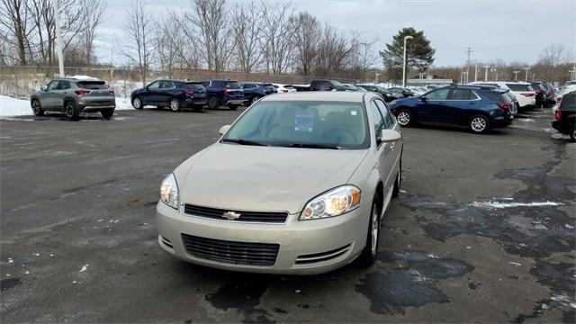 Photo of 2009 Gold Mist Metallic Chevrolet Impala