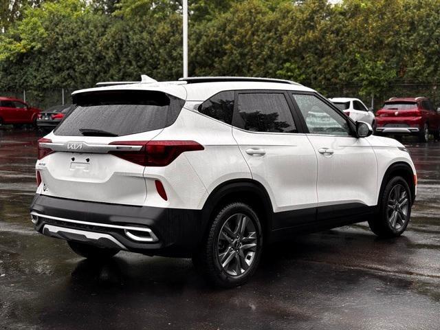 Photo of 2022 Snow White Pearl Kia Seltos