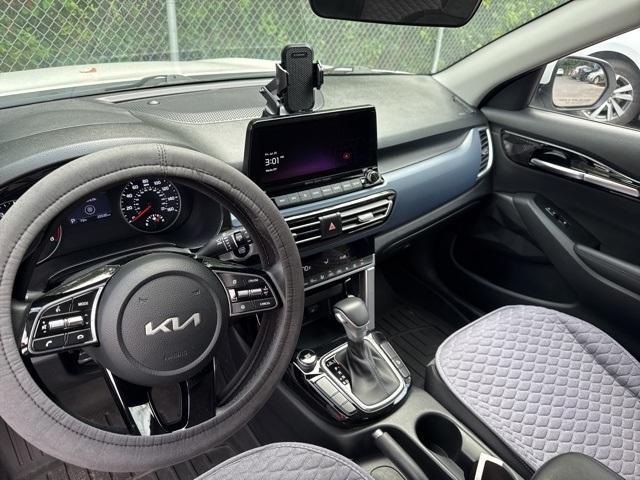 Photo of 2022 Snow White Pearl Kia Seltos