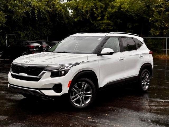 Photo of 2022 Snow White Pearl Kia Seltos