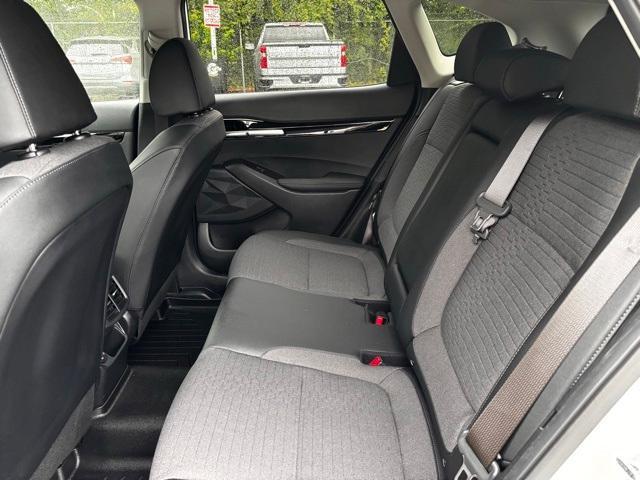 Photo of 2022 Snow White Pearl Kia Seltos