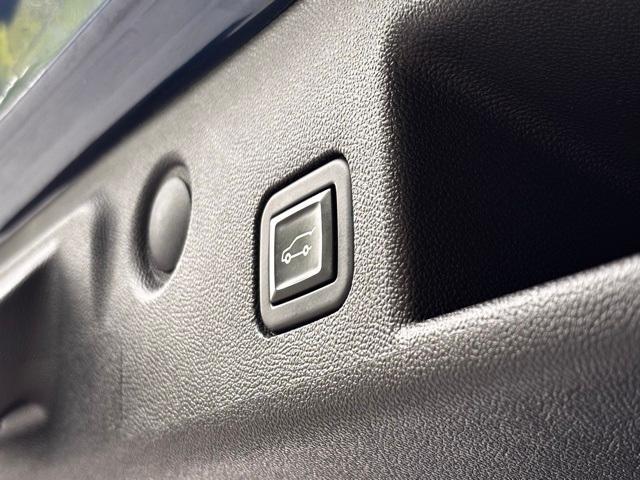 Photo of 2021 Pacific Blue Metallic Chevrolet Equinox