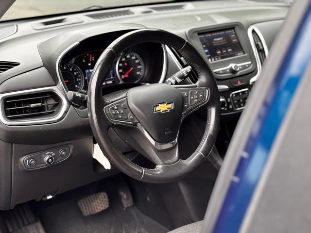 Photo of 2021 Pacific Blue Metallic Chevrolet Equinox