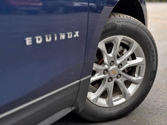 Photo of 2021 Pacific Blue Metallic Chevrolet Equinox