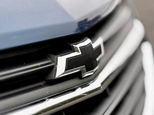 Photo of 2021 Pacific Blue Metallic Chevrolet Equinox
