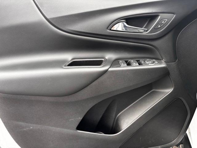 Photo of 2018 Summit White Chevrolet Equinox