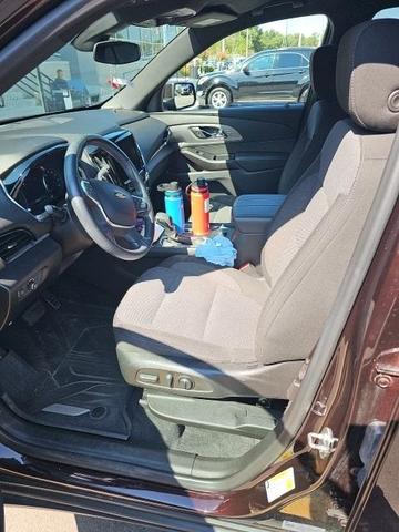Photo of 2023 Black Cherry Metallic Chevrolet Traverse