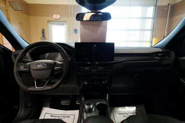 Photo of 2024 Black Metallic Ford Escape