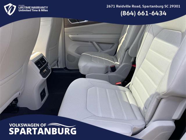 Photo of 2025 Mountain Lake B Volkswagen Atlas