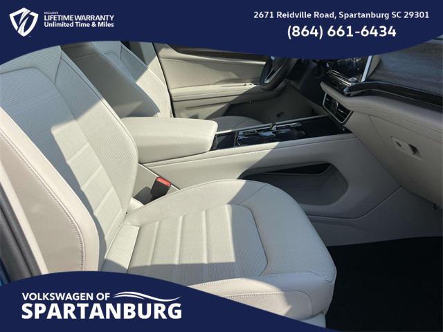 Photo of 2025 Mountain Lake B Volkswagen Atlas