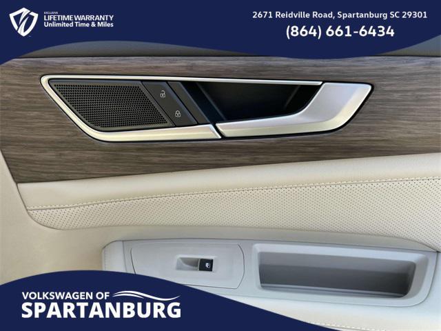 Photo of 2025 Mountain Lake B Volkswagen Atlas