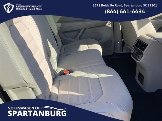 Photo of 2025 Opal White Volkswagen Atlas