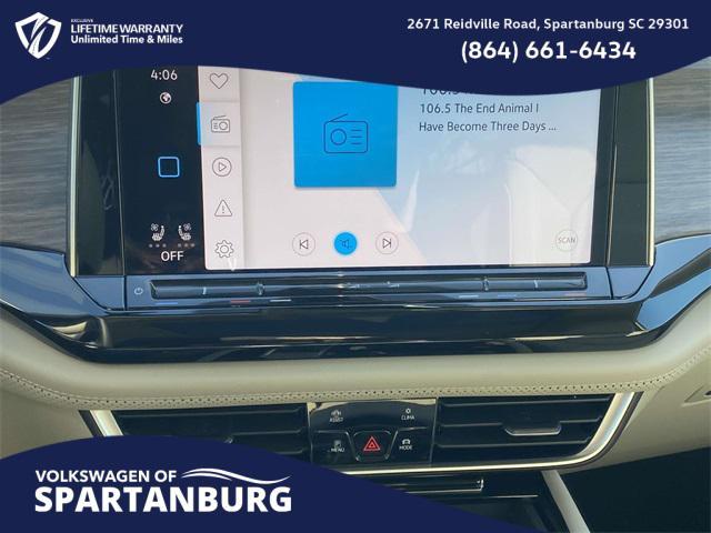 Photo of 2025 Opal White Volkswagen Atlas