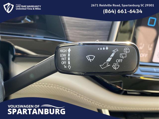 Photo of 2025 Opal White Volkswagen Atlas