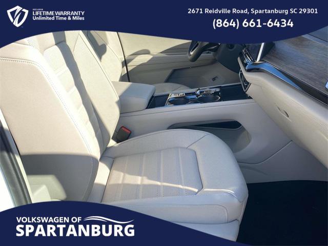 Photo of 2025 Opal White Volkswagen Atlas