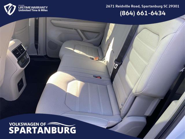 Photo of 2025 Opal White Volkswagen Atlas