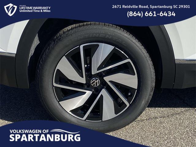 Photo of 2025 Opal White Volkswagen Atlas