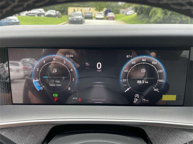 Photo of 2025 Platinum Gray Volkswagen Tiguan