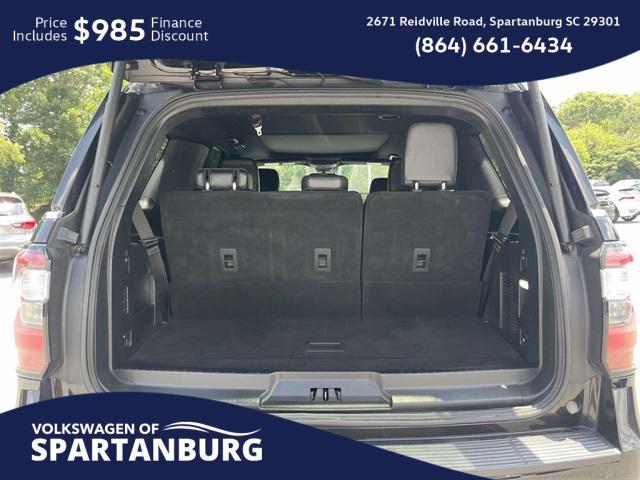 Photo of 2021 -Select- Ford Expedition