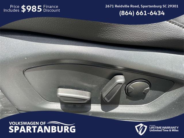 Photo of 2023 Silver Metallic Ford Explorer