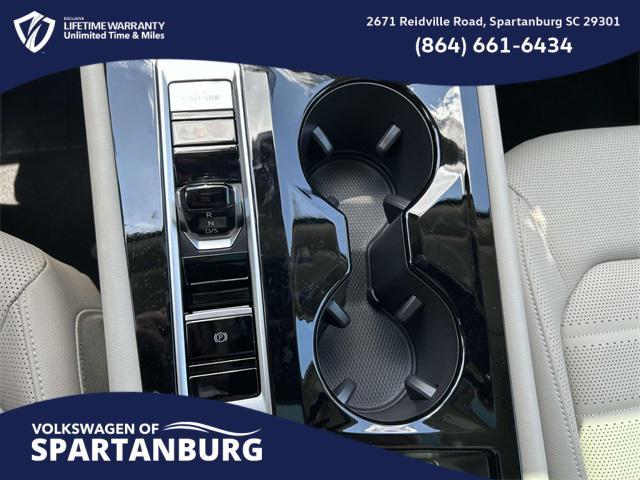 Photo of 2025 Opal White Volkswagen Atlas