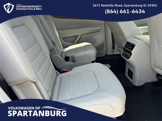 Photo of 2025 Opal White Volkswagen Atlas