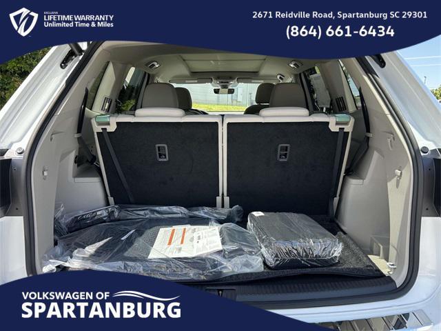 Photo of 2025 Opal White Volkswagen Atlas